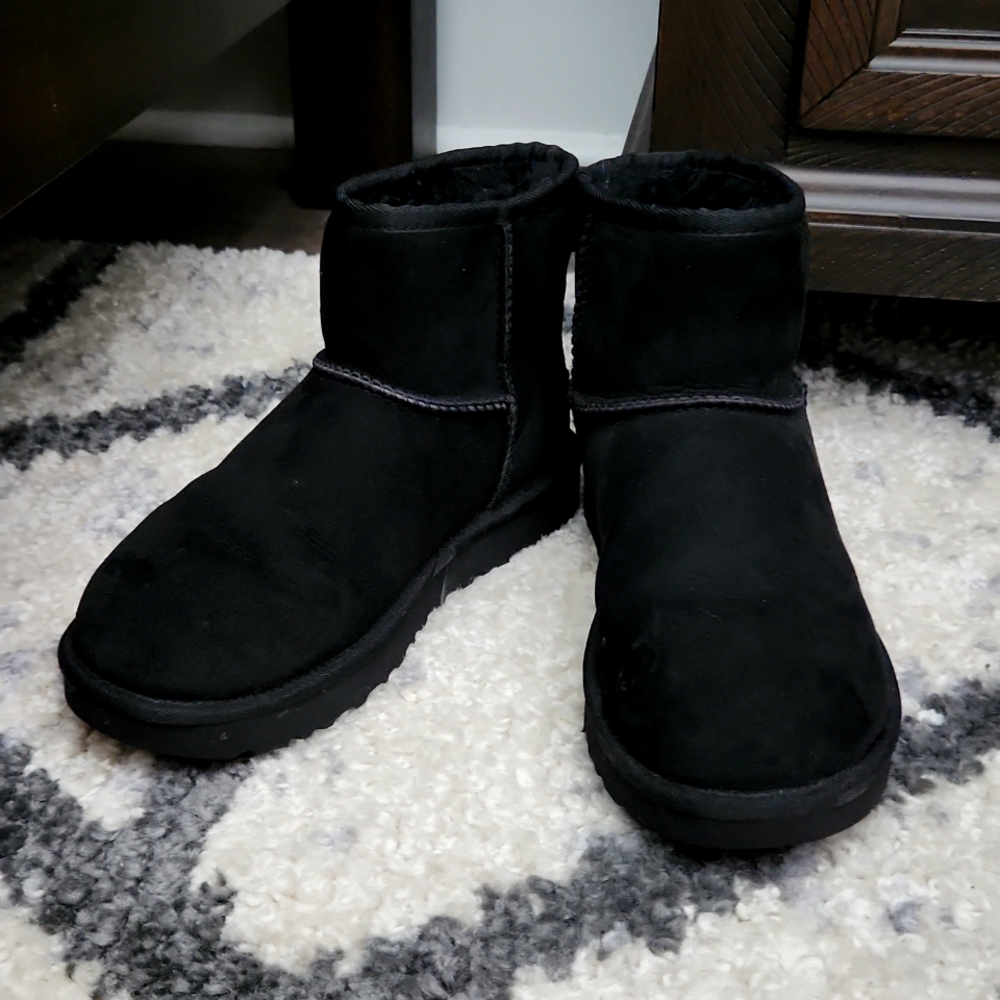 Ugg Classic Mini